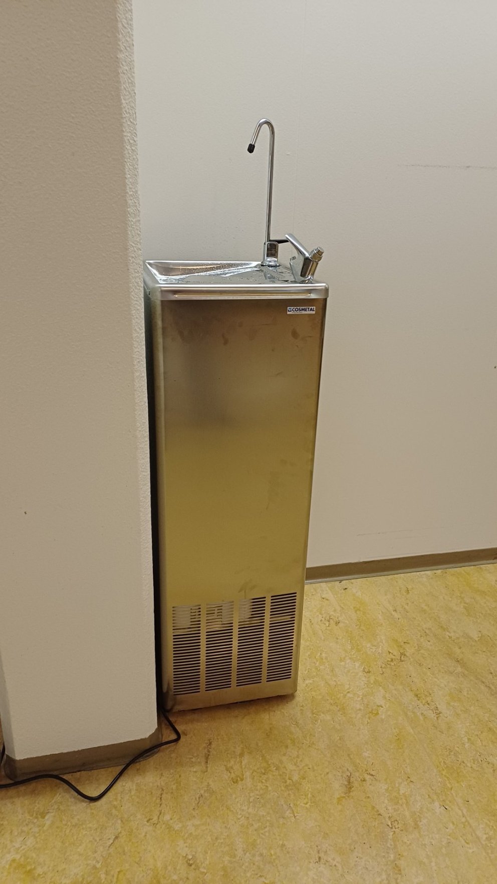 Nýr vatnsbrunnur í skólanum