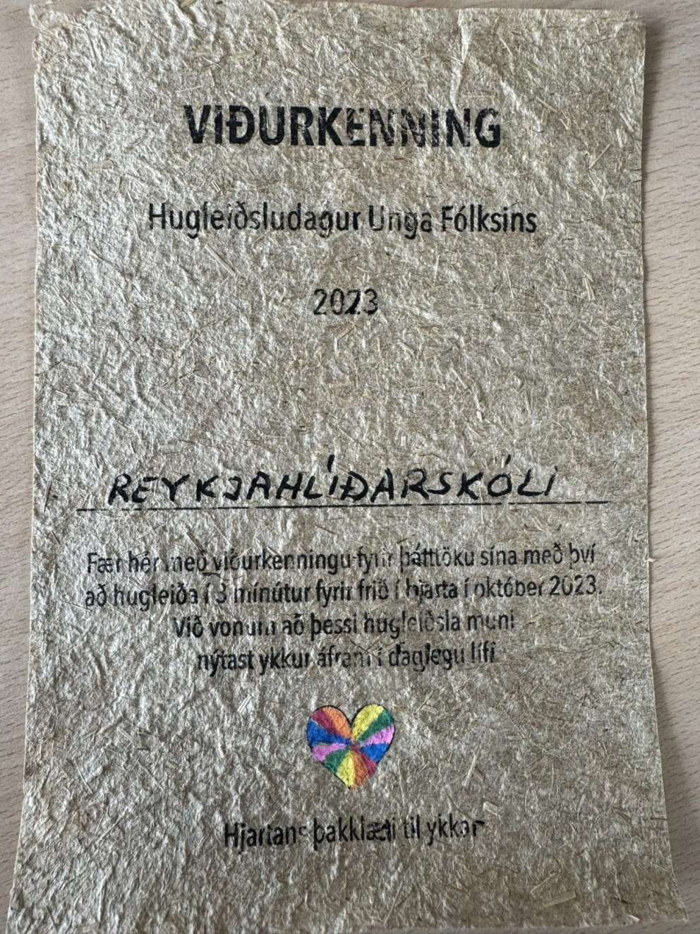 Viðurkenningarskjal fyrir þátttöku í Hugleiðsludegi Unga fólksins. Skjalið er unnið úr Hampi, ræktuð…