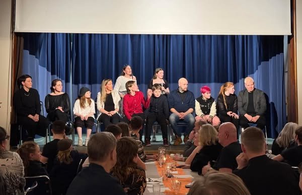 Skemmtiatriði þar sem nemendur og foreldrar tóku þátt